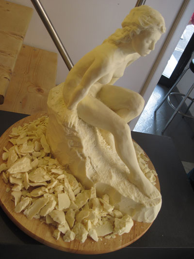 scultura in cioccolato bianco